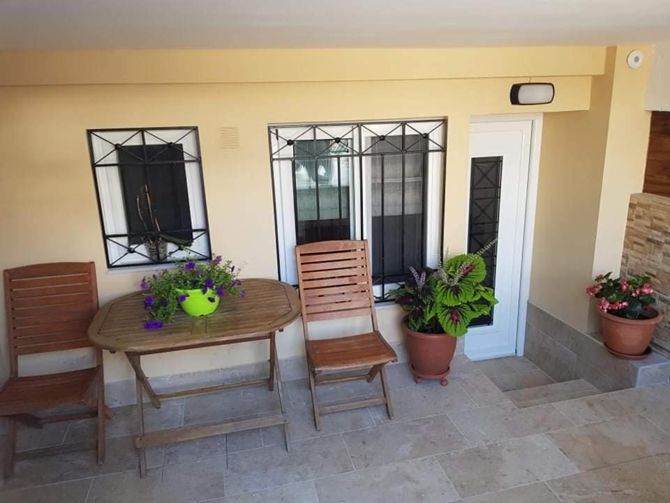 Lefkaditika Luxury Apartment Preveza Eksteriør billede